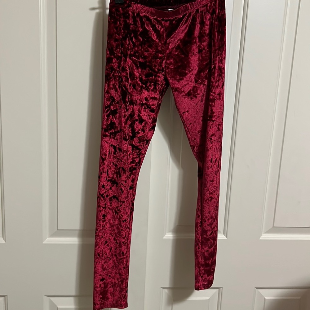 Heart & Hips Red Velvet Leggings